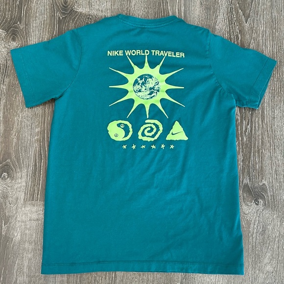 The Nike Tee - Picture 2 of 4